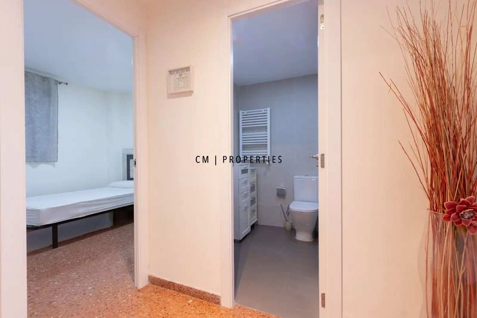 Schlafzimmer von Wohnung zur Miete in Valencia mit Klimaanlage, Heizung und Terrasse
