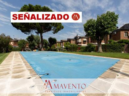 Swimming pool of Single-family semi-detached for sale in Paracuellos de Jarama  with Air Conditioner and Swimming Pool