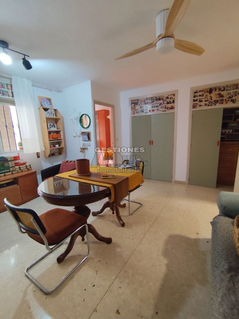 Dining room of Study to rent in  Granada Capital  with Air Conditioner, Heating and Furnished