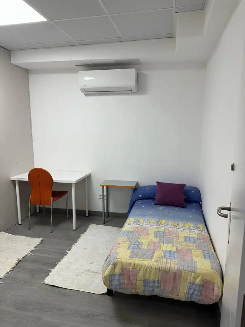 Habitación de Apartamento en venta en Salamanca con Aire acondicionado, Calefacción y Amueblado