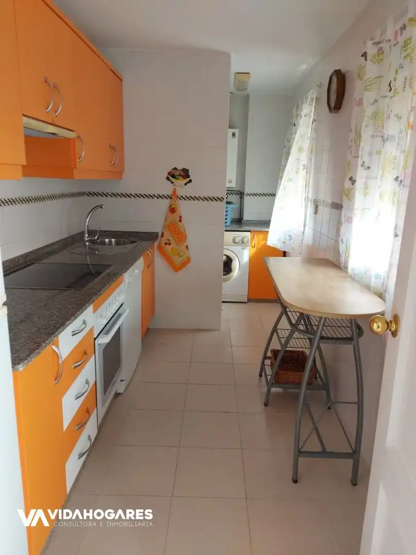 Cocina de Piso en venta en Rota con Terraza, Piscina y Piscina comunitaria
