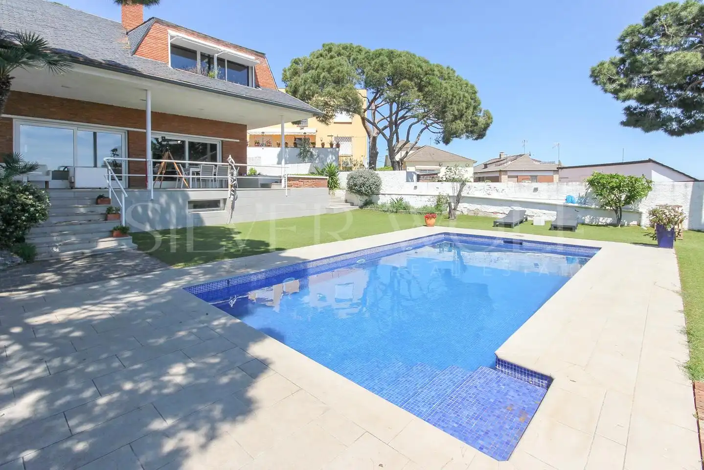 Swimming pool of Houses for sale in Viladecans  with Air Conditioner, Heating and Private garden