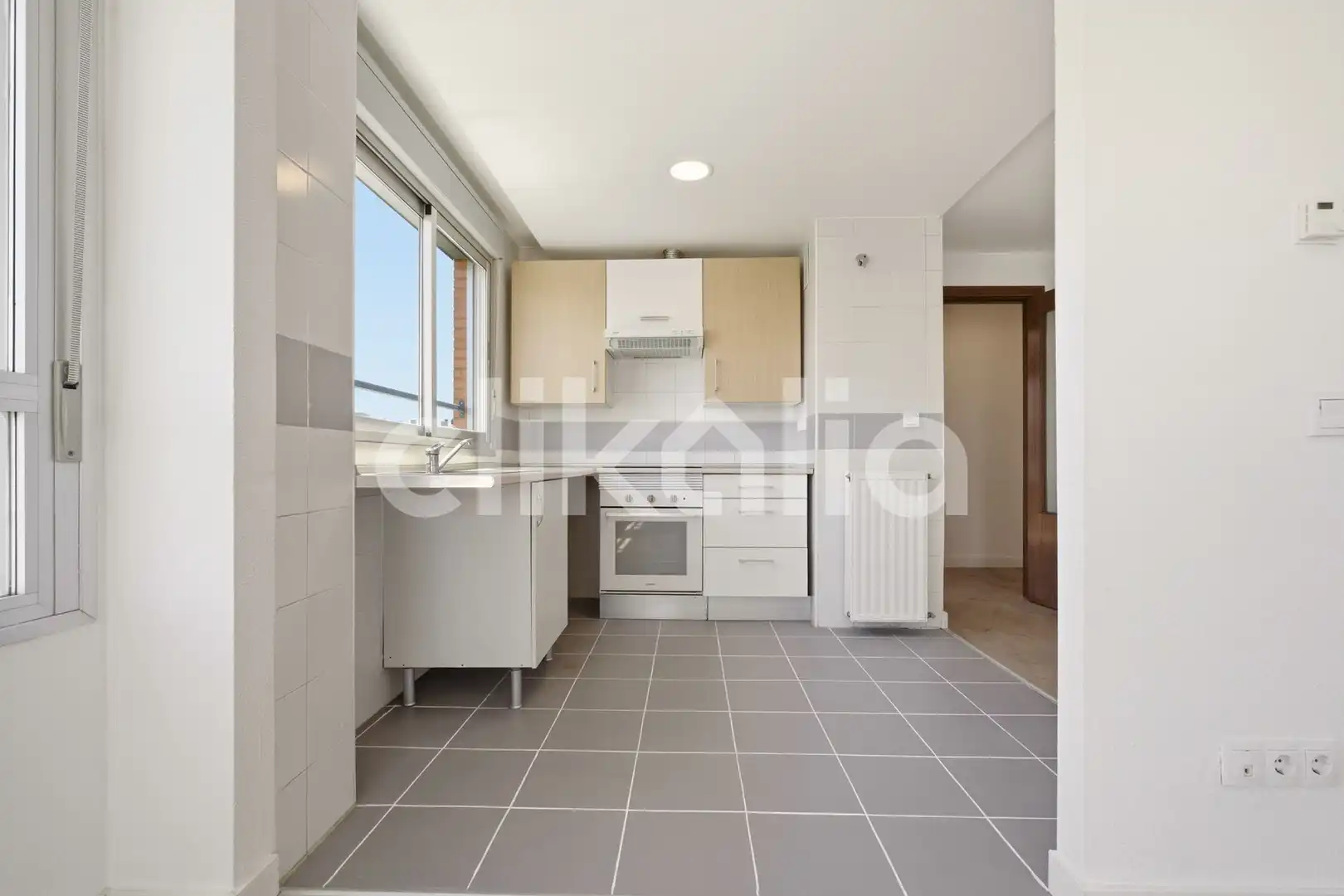 Cocina de Piso de alquiler en Madrid con Calefacción, Trastero y Piscina