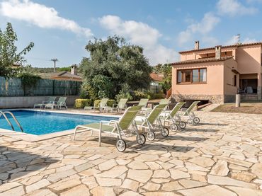 Villa avec piscine à vendre à 11 Carrer Occitània