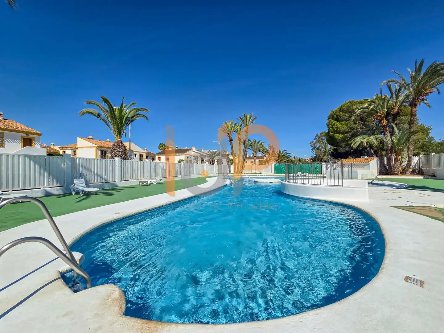 Apartment with terrace for sale in Las Marinas - Pueblo Laguna