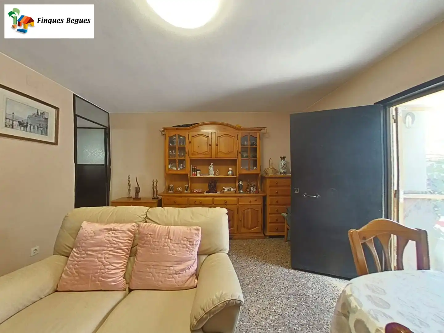 Sala d'estar de Finca rústica en venda en Begues amb Calefacció, Jardí privat i Moblat
