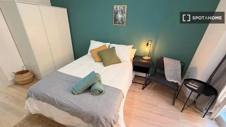 Bedroom of Flat for share in Madrid  with Air Conditioner, Heating and Terrace