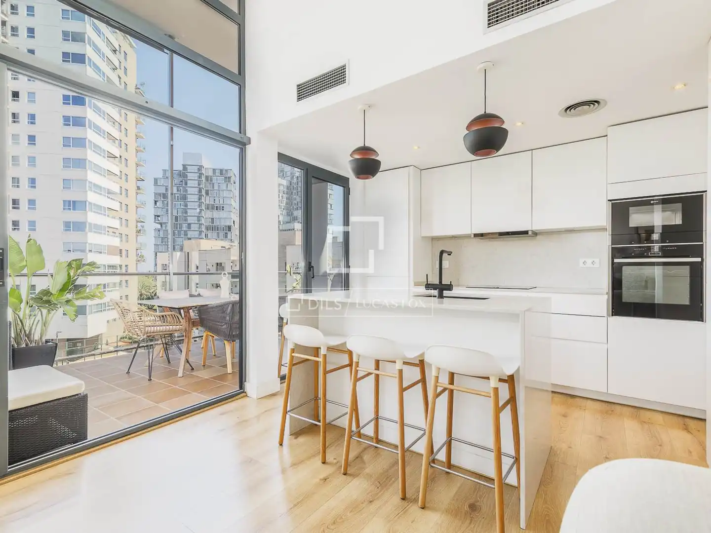 Kitchen of Flat for sale in Barcelona  with Air Conditioner, Private garden and Terrace
