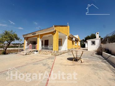 Villa avec piscine à vendre à Calle Pintor Salvador Abril