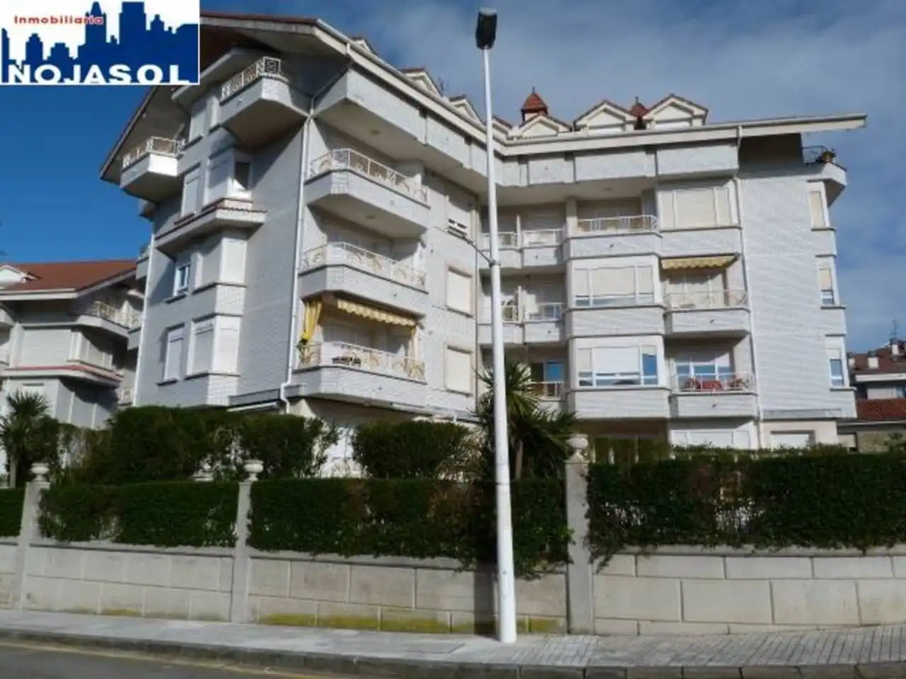 Vista exterior de Apartamento de alquiler en Noja con Calefacción, Terraza y Amueblado