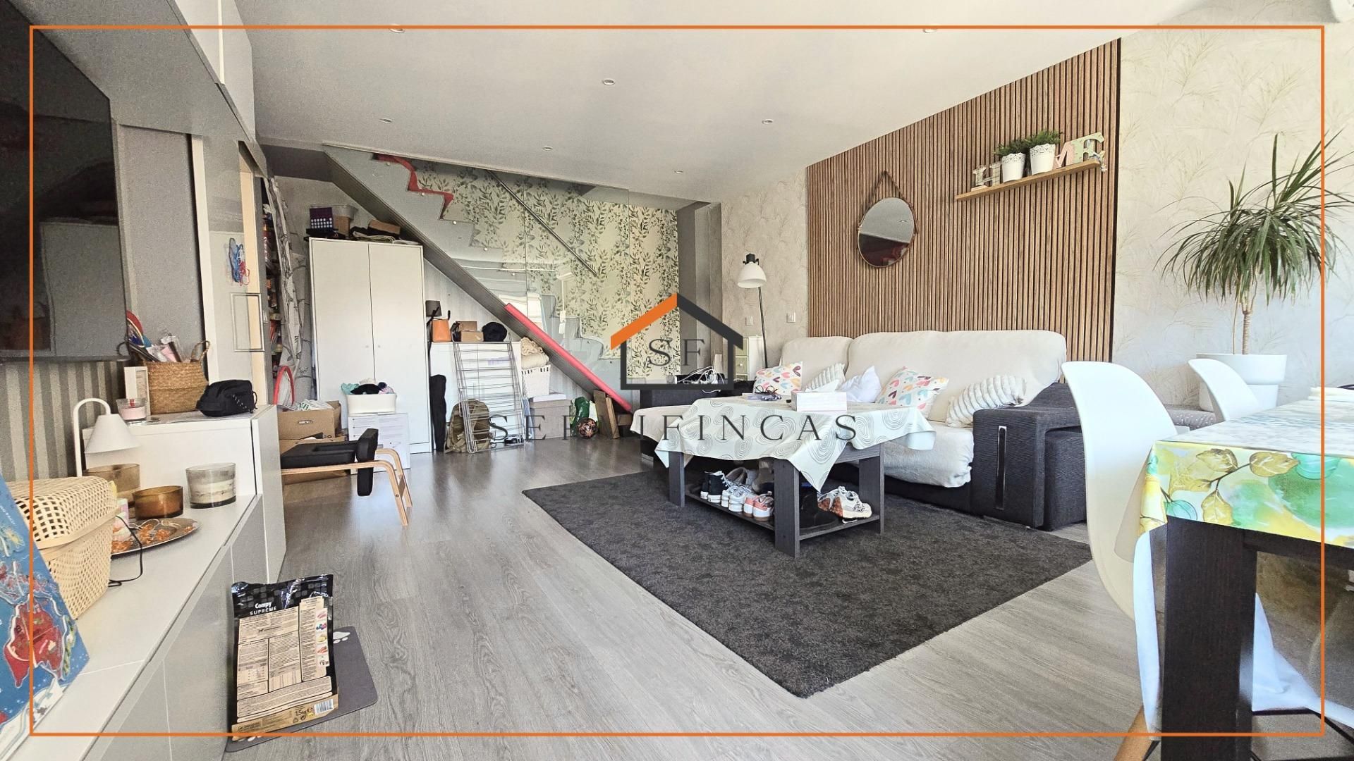 Living room of Duplex for sale in  Madrid Capital  with Air Conditioner, Heating and Storage room