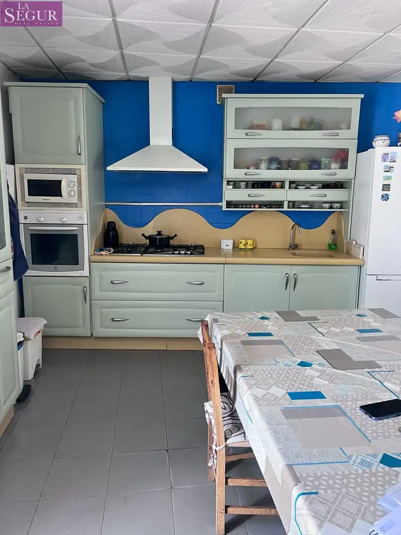 Cuina de Casa o xalet en venda en Vejer de la Frontera amb Jardí privat