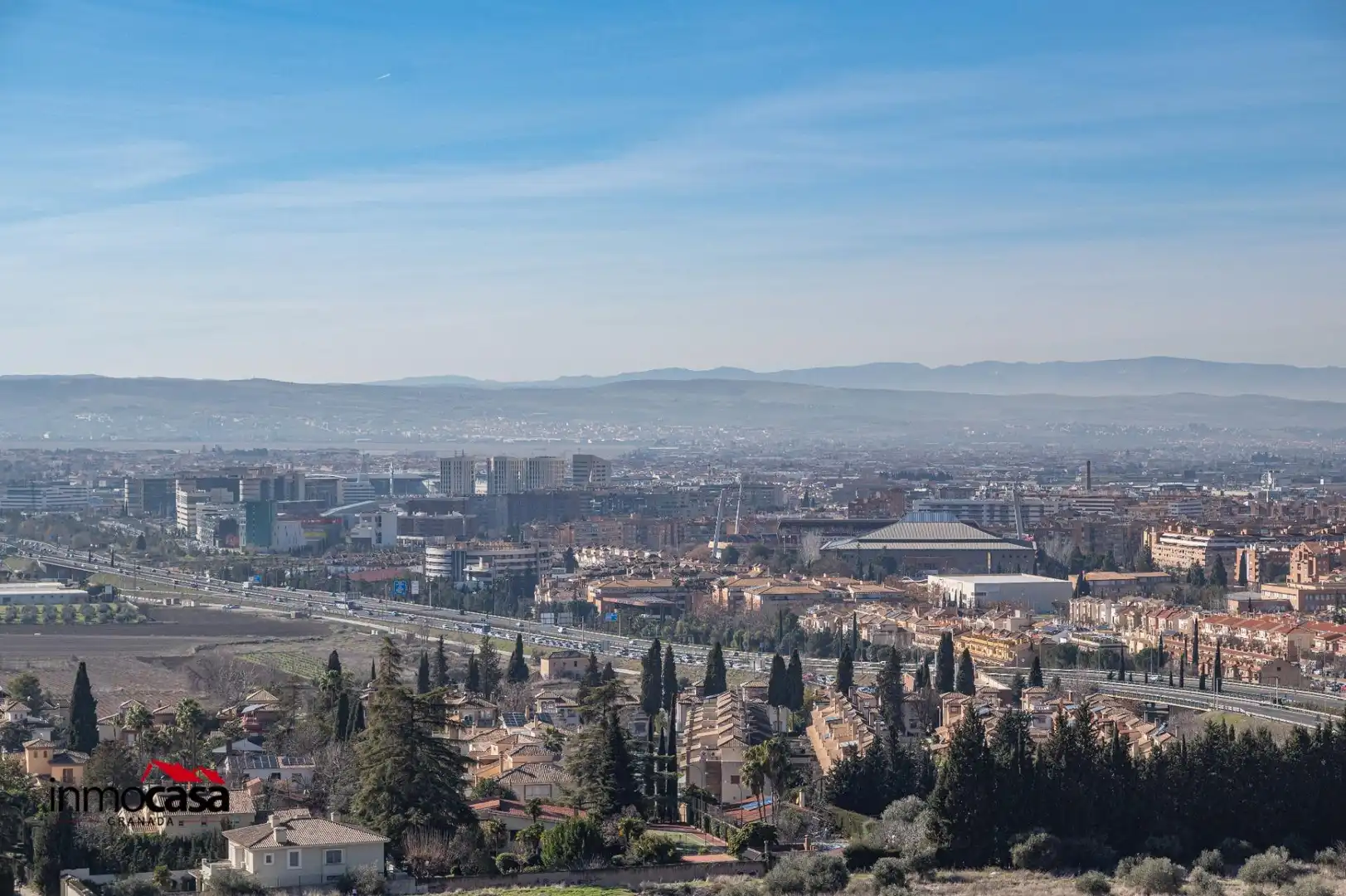 Vista exterior de Casa adosada en venda en Granada amb Terrassa