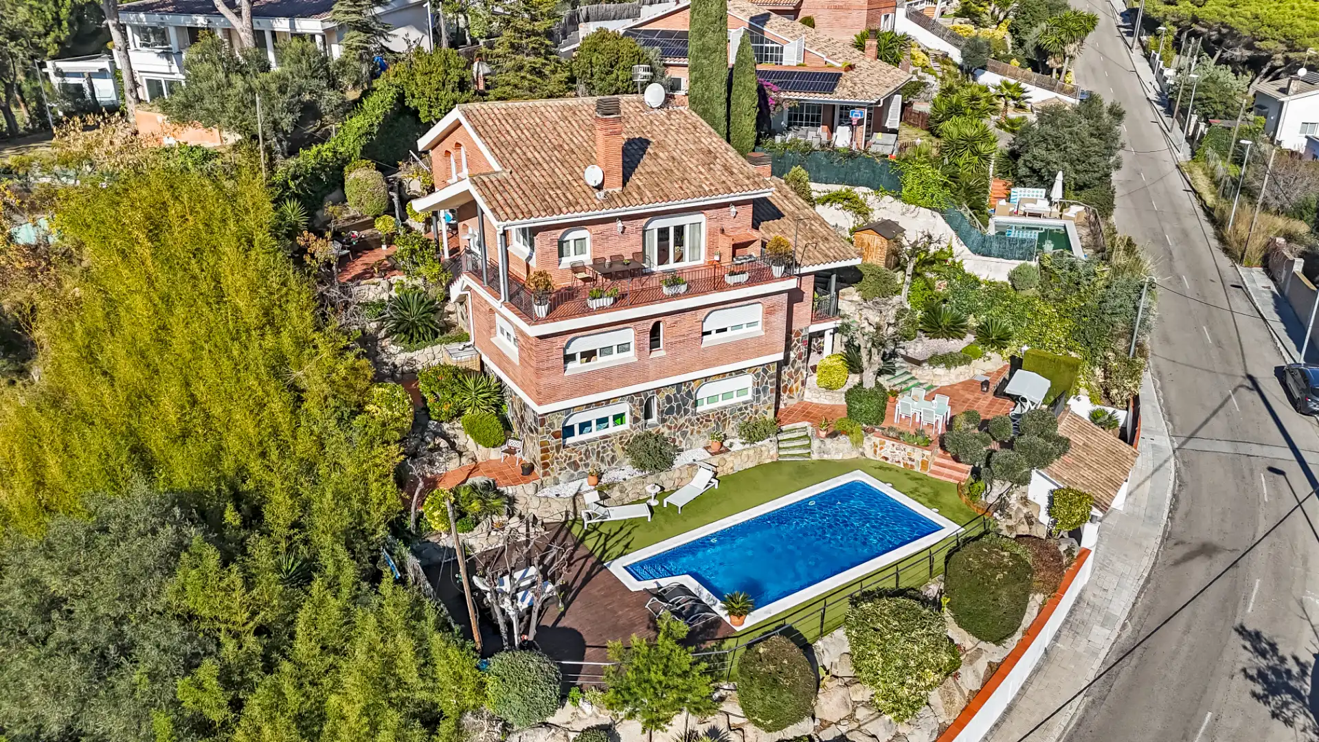 Vista exterior de Casa o chalet en venta en Alella con Calefacción, Jardín privado y Terraza