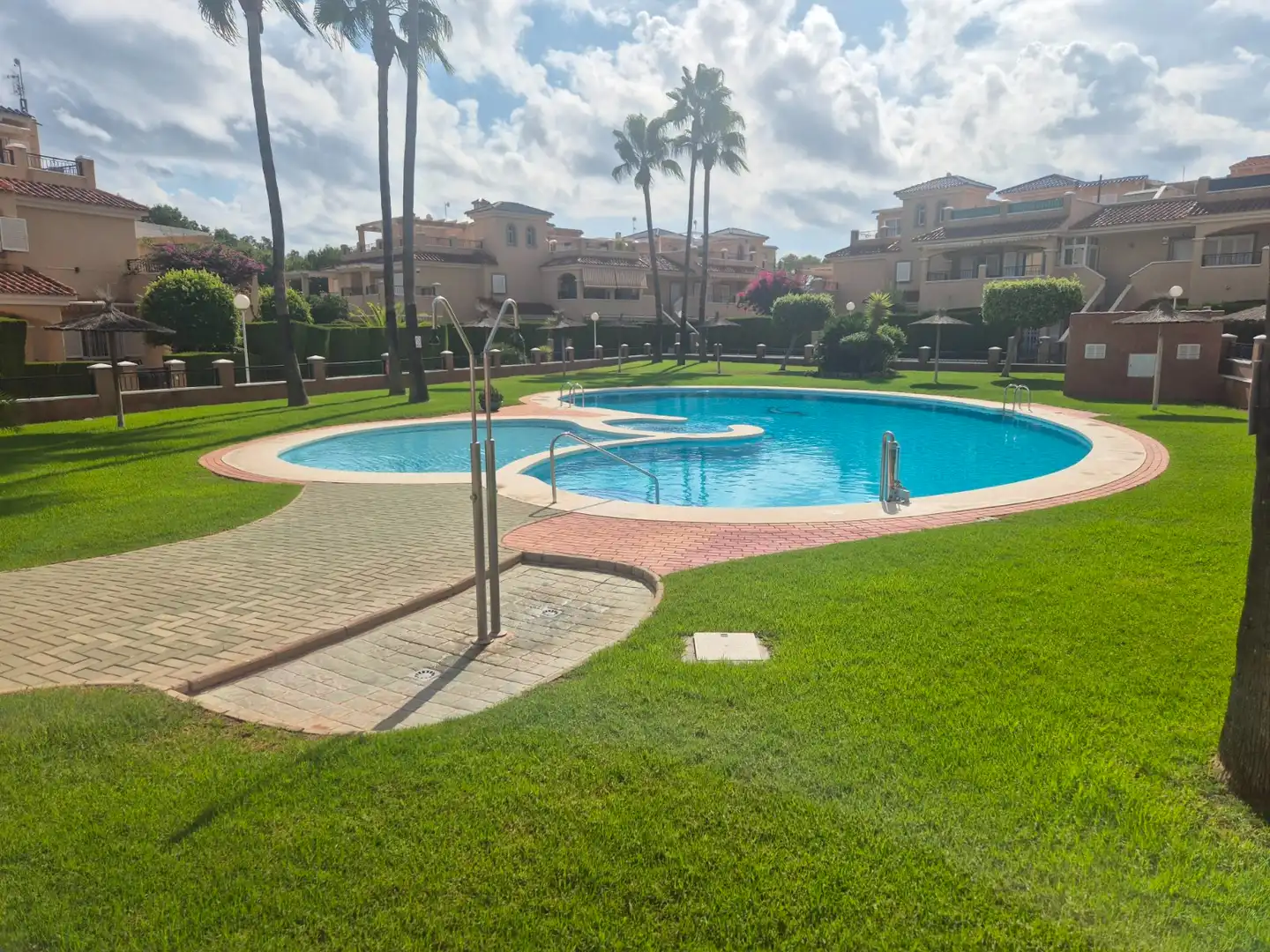 Reihenhaus mit Pool zum Verkauf in Calle Río Esla 1