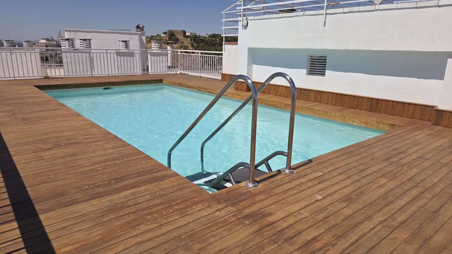 Piscina de Pis en venda en Lleida amb Calefacció, Terrassa i Moblat