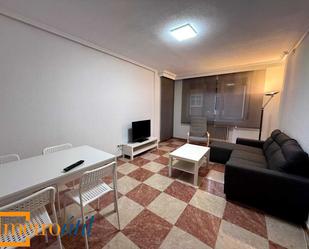 Living room of Flat to rent in Salamanca Capital  with Heating, Parquet flooring and Furnished