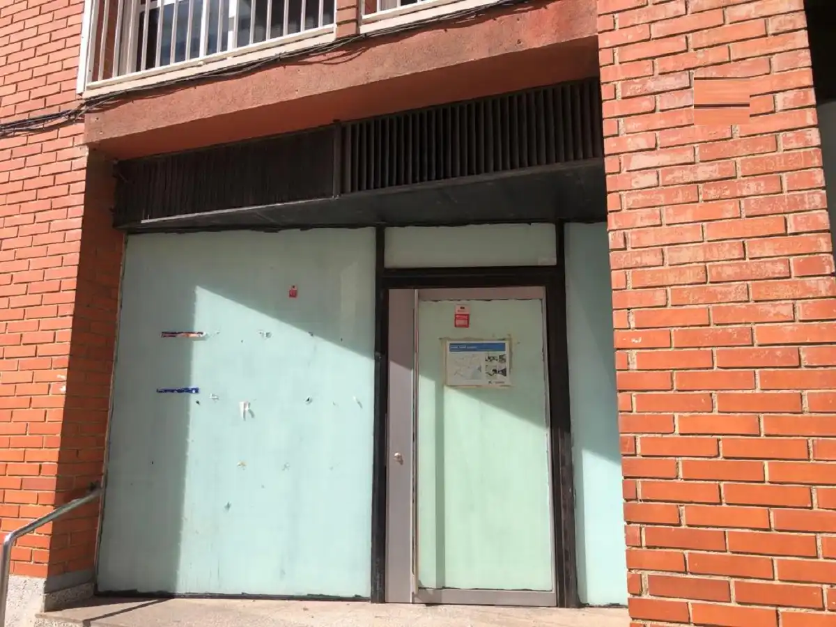 Business premises for sale in C/ Sant Isidre, imagen 2