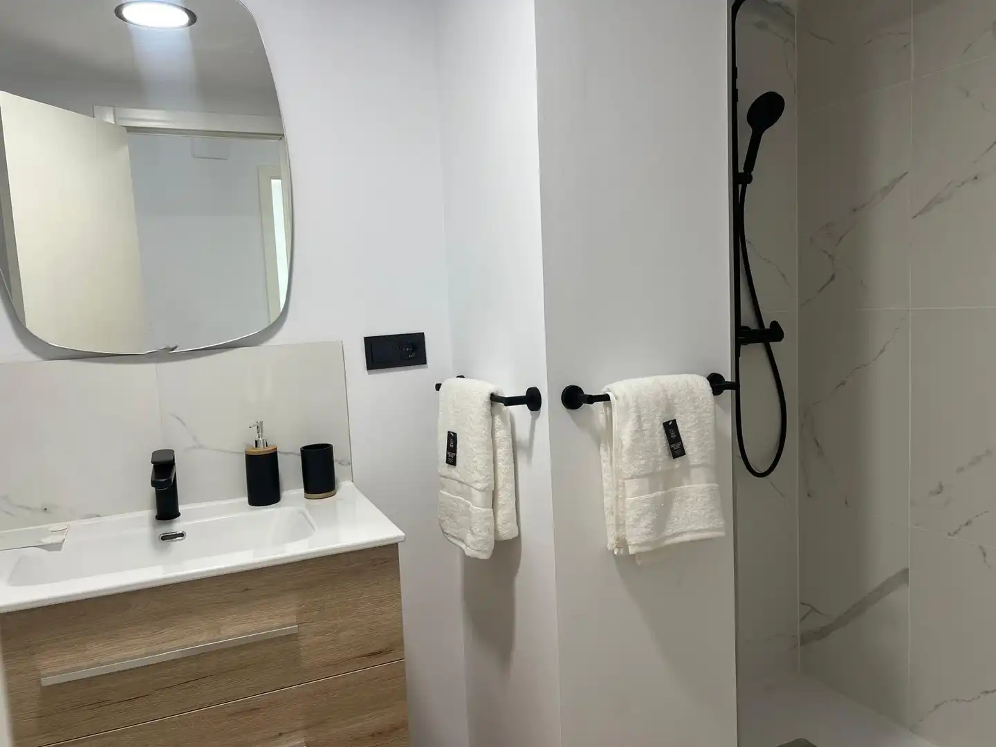 Bathroom of Flat for sale in Ontinyent  with Parquet flooring, Storage room and Furnished