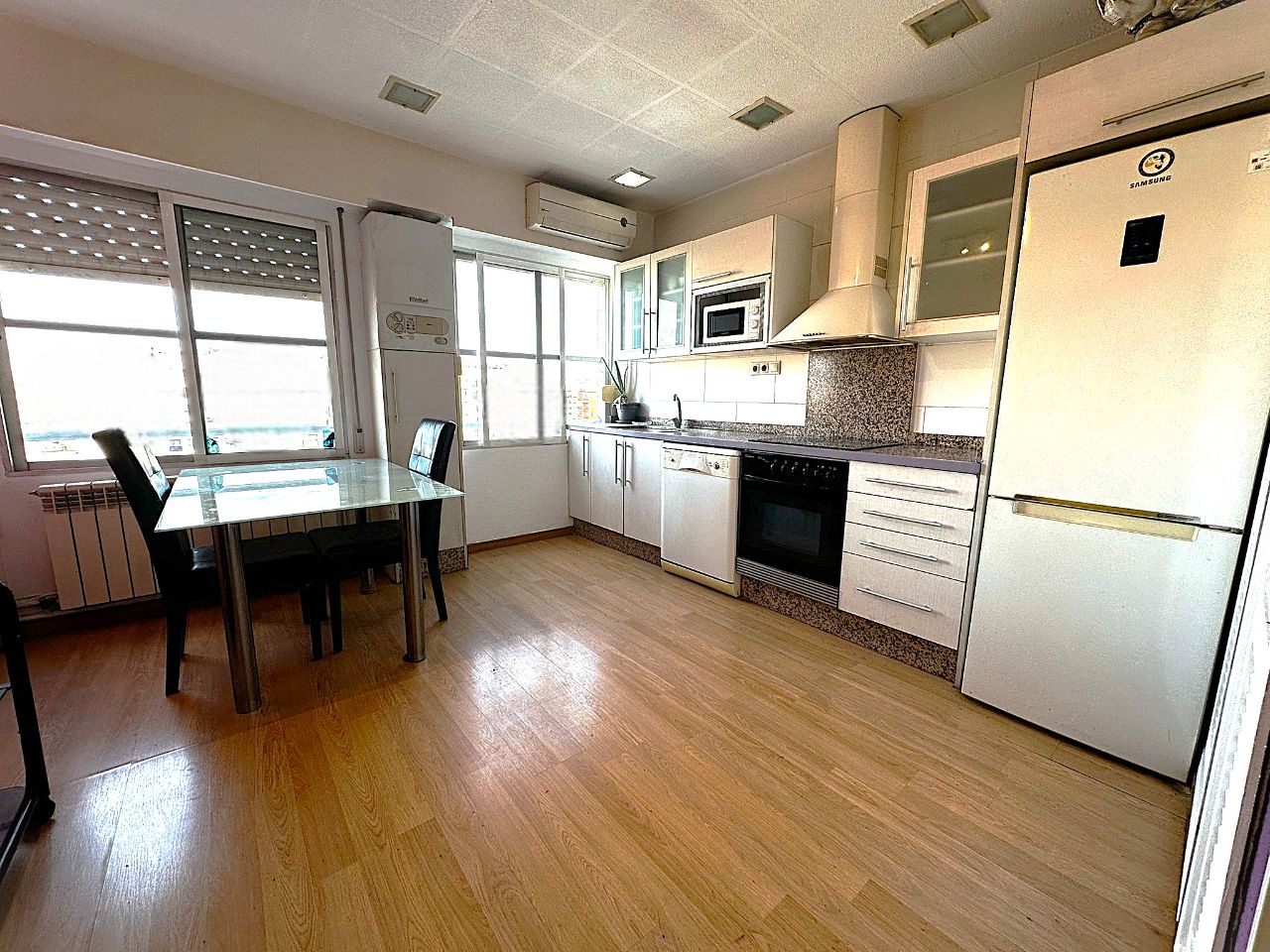 Kitchen of Duplex for sale in  Valencia Capital  with Air Conditioner