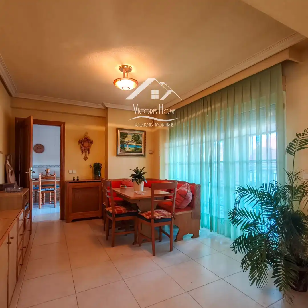 Esszimmer von Einfamilien-Reihenhaus zum Verkauf in San Agustín del Guadalix mit Klimaanlage, Heizung und Parkett