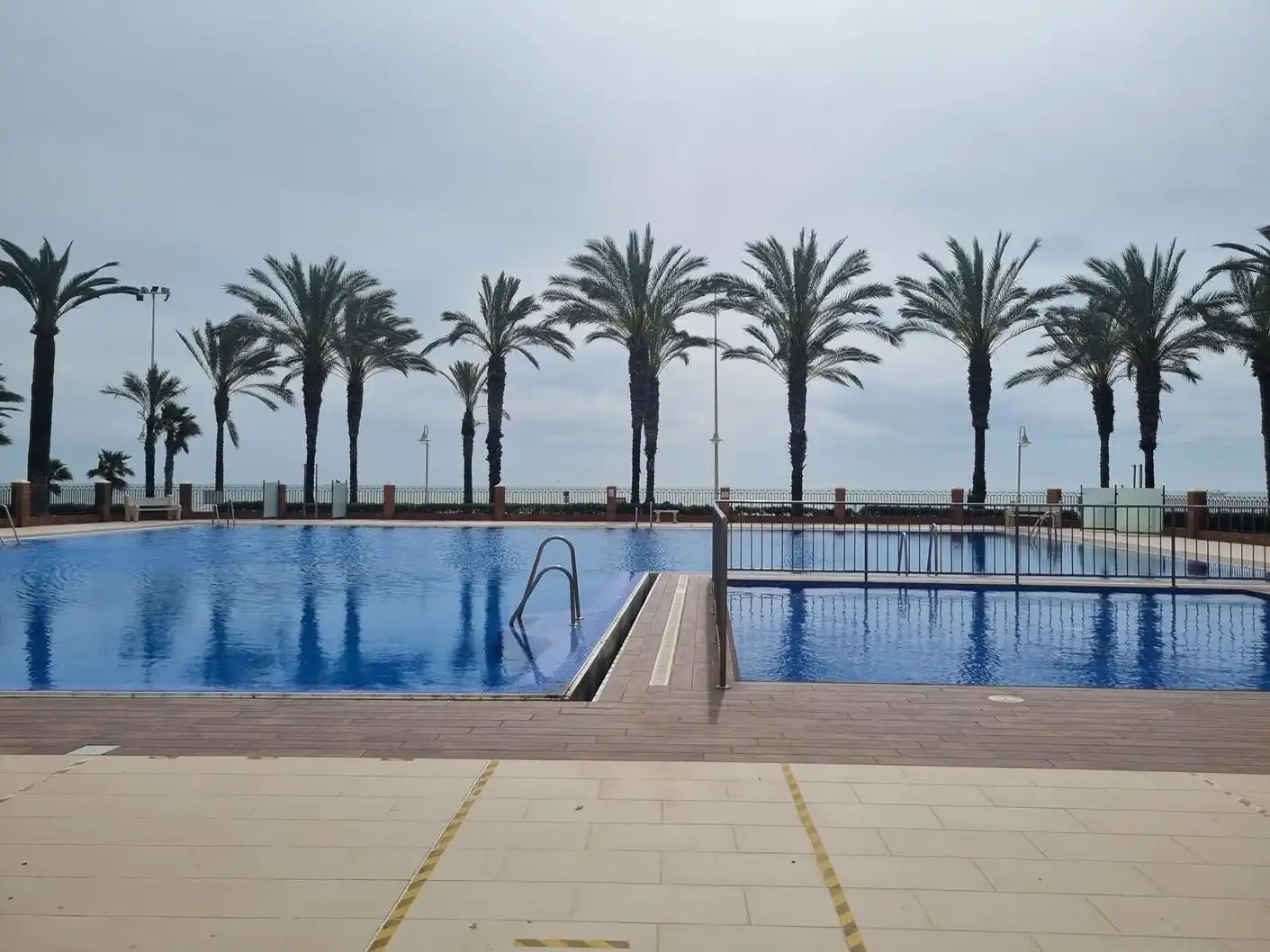 Piscina de Estudi de lloguer en Algarrobo amb Aire condicionat, Calefacció i Terrassa