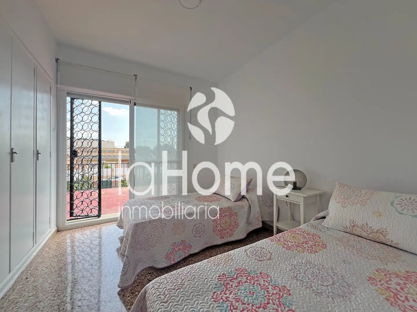Dormitori de Casa o xalet en venda en Paterna amb Aire condicionat, Jardí privat i Terrassa