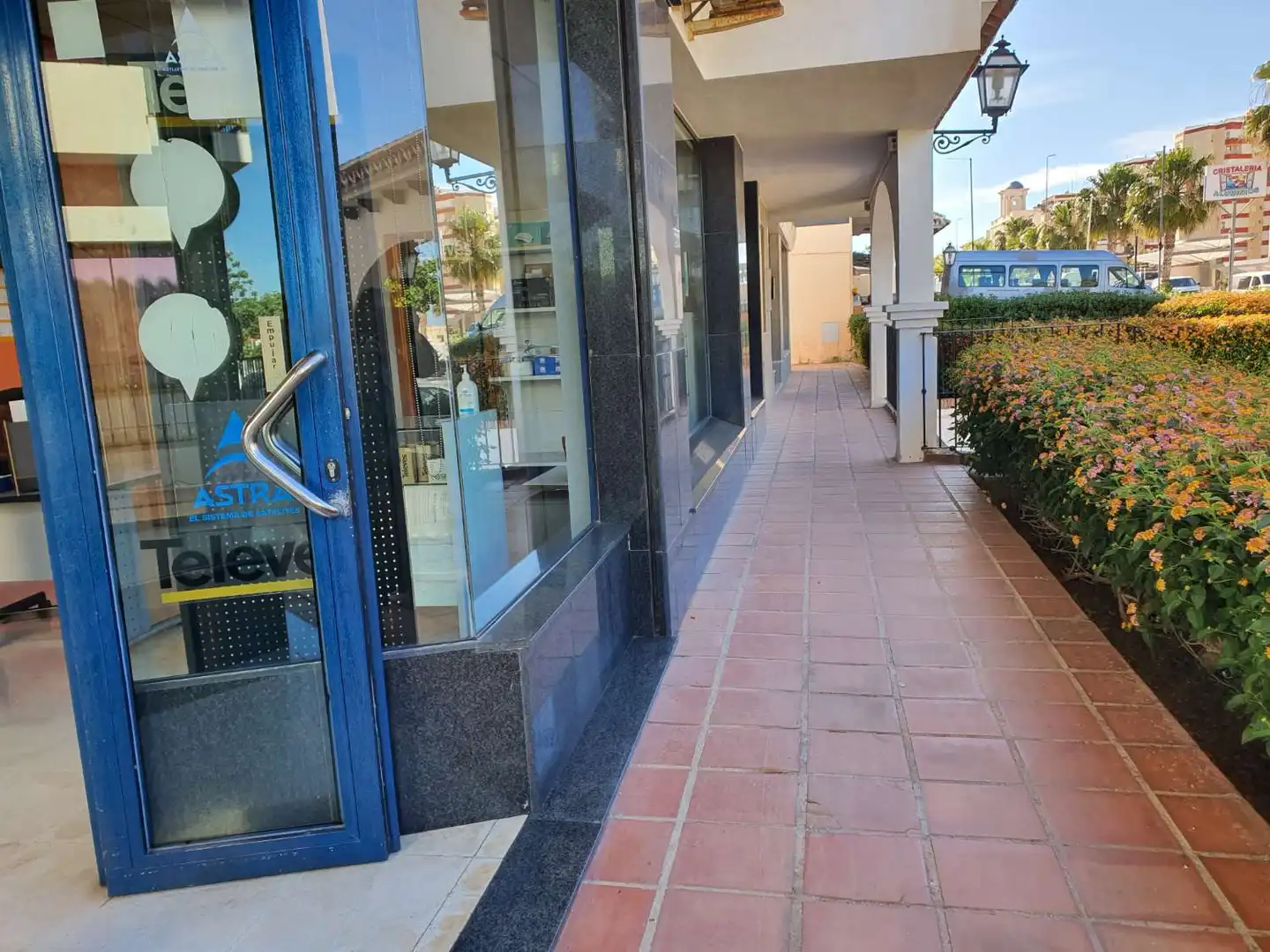 Local comercial en venda a Urbanización Santa Rosa, imagen 2