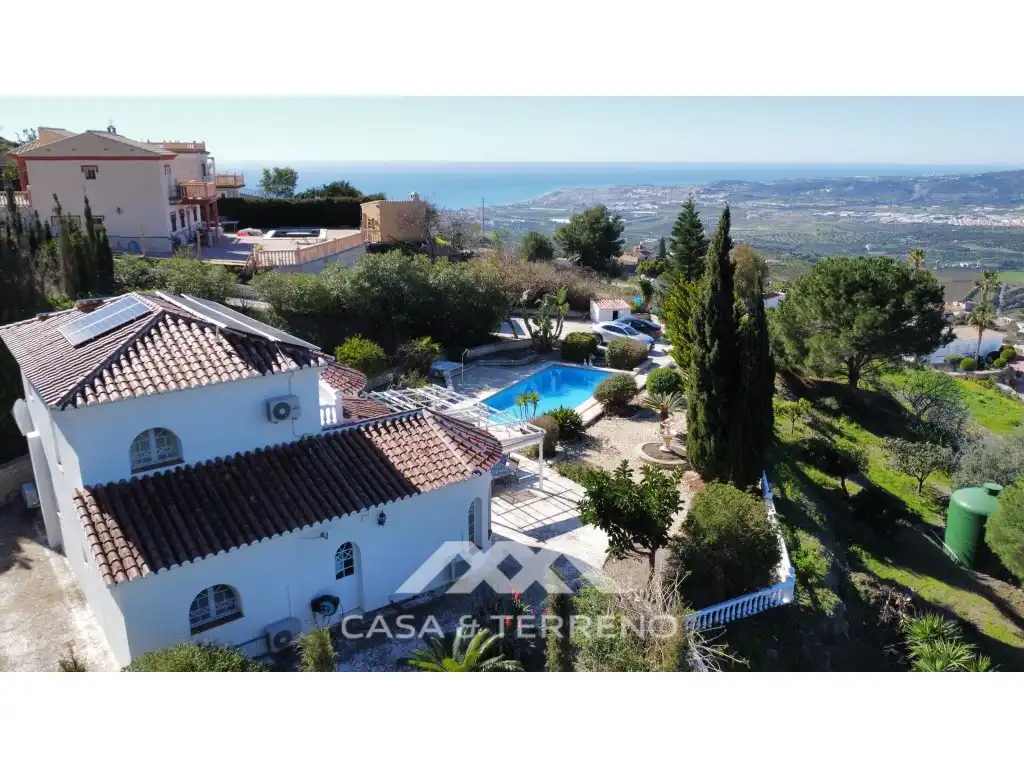 Vista exterior de Casa o chalet en venta en Algarrobo con Aire acondicionado, Jardín privado y Terraza
