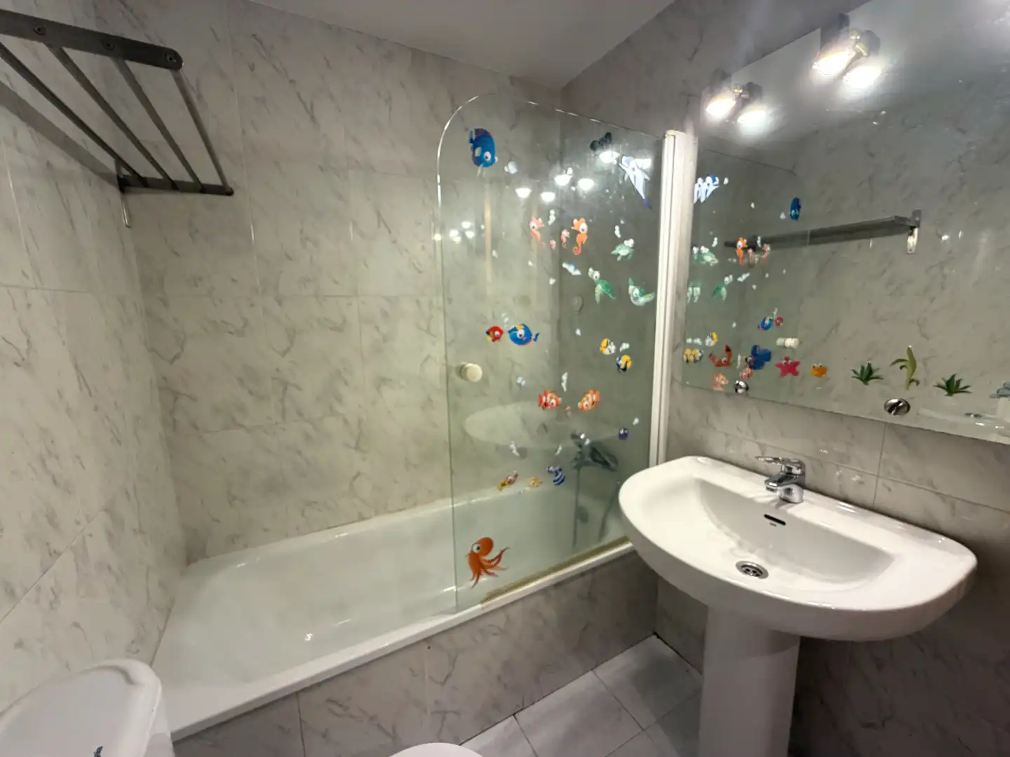 Bathroom of Detached homes for sale in Alcalá de Henares