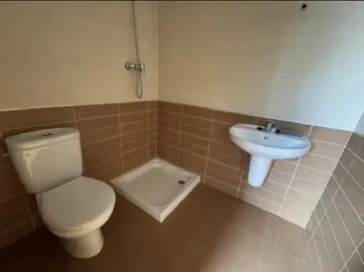 Baño de Casa adosada de alquiler en Serra con Jardín privado, Terraza y Horno
