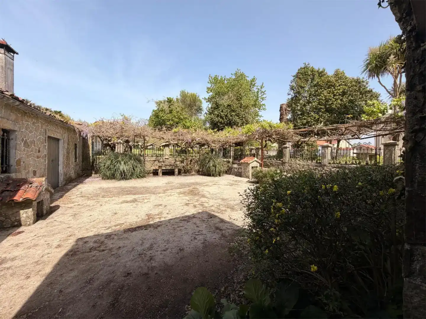 Jardí de Casa o xalet en venda en Brión