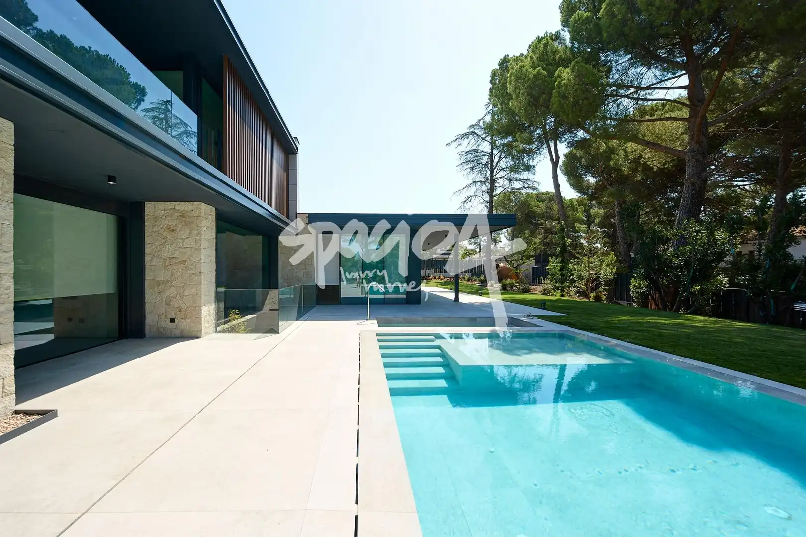 Swimming pool of Houses for sale in Boadilla del Monte  with Air Conditioner, Heating and Private garden