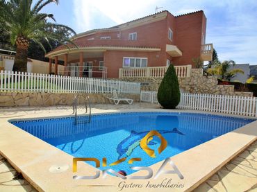 Villa avec balcon à vendre à Calle DELS TRAGINERS
