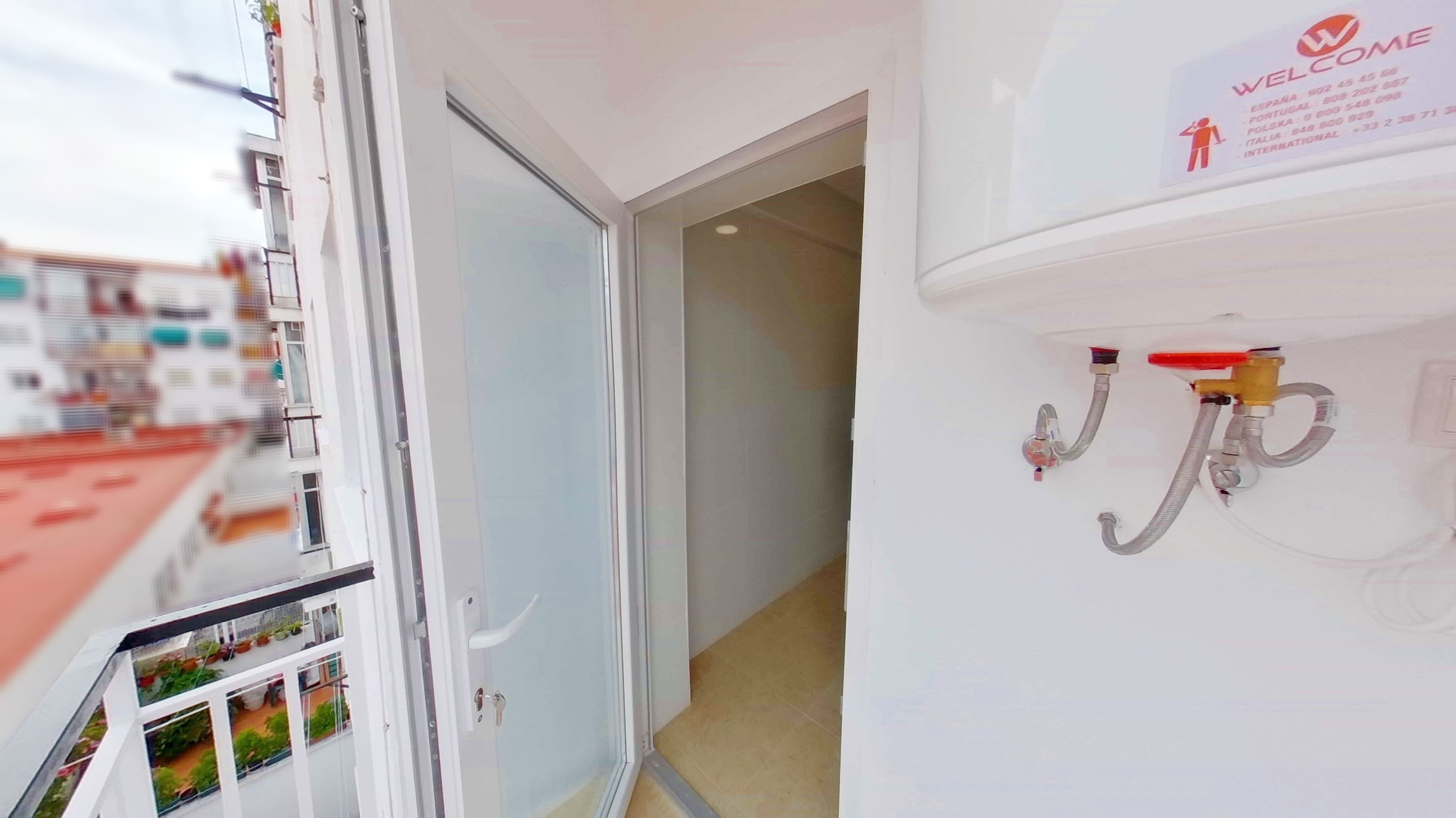 Flat to rent in  Madrid Capital  with Heating, Terrace and Furnished