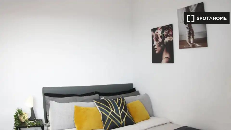 Bedroom of Flat for rent in Madrid  with Air Conditioner, Heating and Furnished