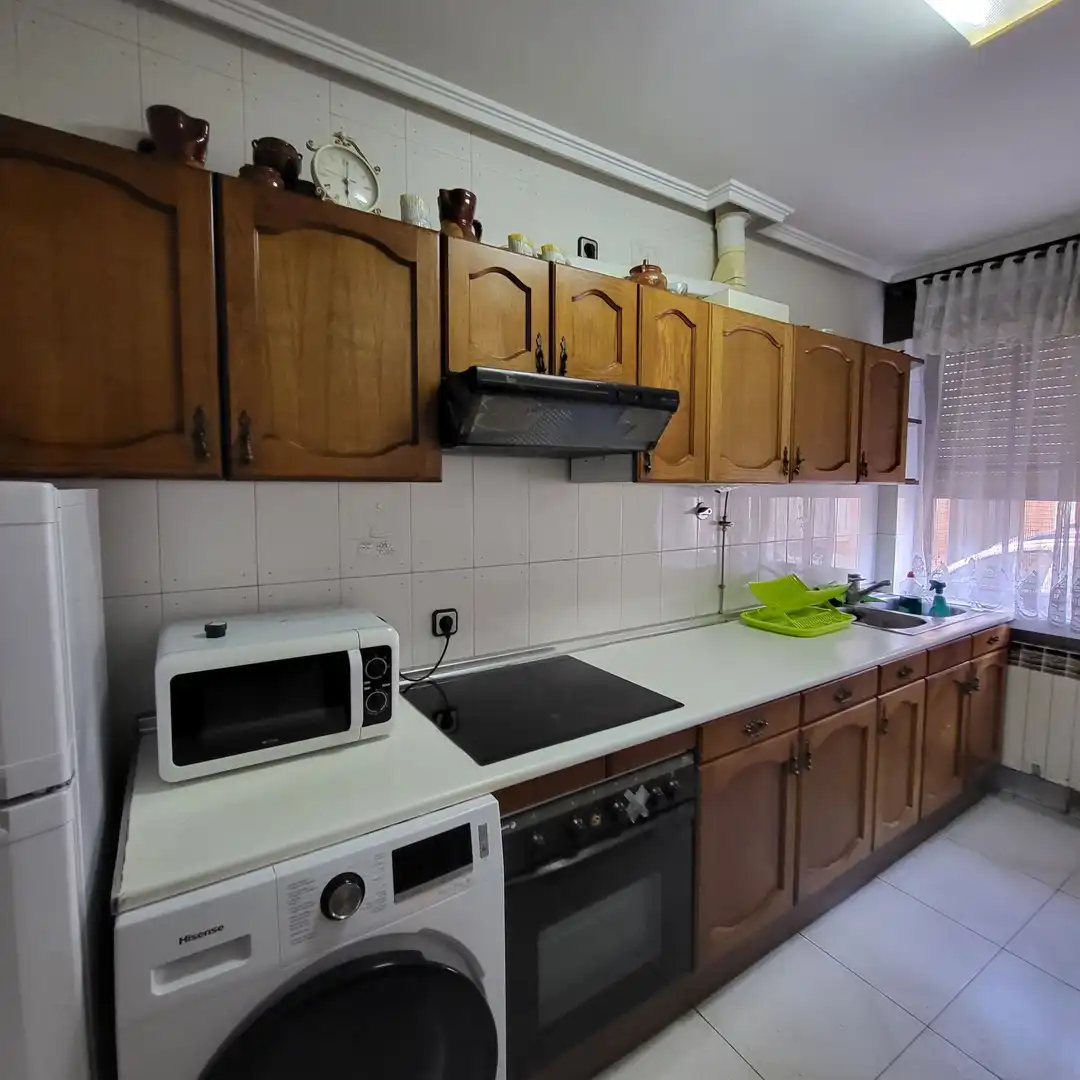 Cuina de Casa o xalet en venda en Muñogalindo amb Calefacció i Traster