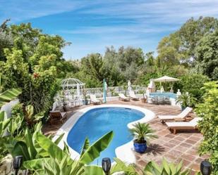 Jardí de Casa o xalet en venda en Marbella amb Aire condicionat, Jardí privat i Terrassa