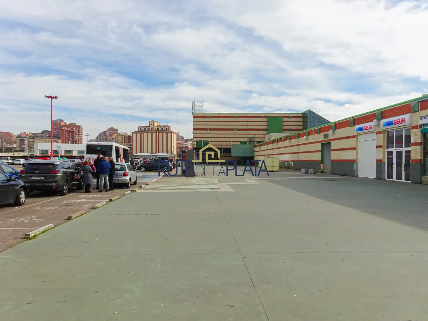 Vista exterior de Local en venda en Zamora Capital  amb Calefacció i Terrassa