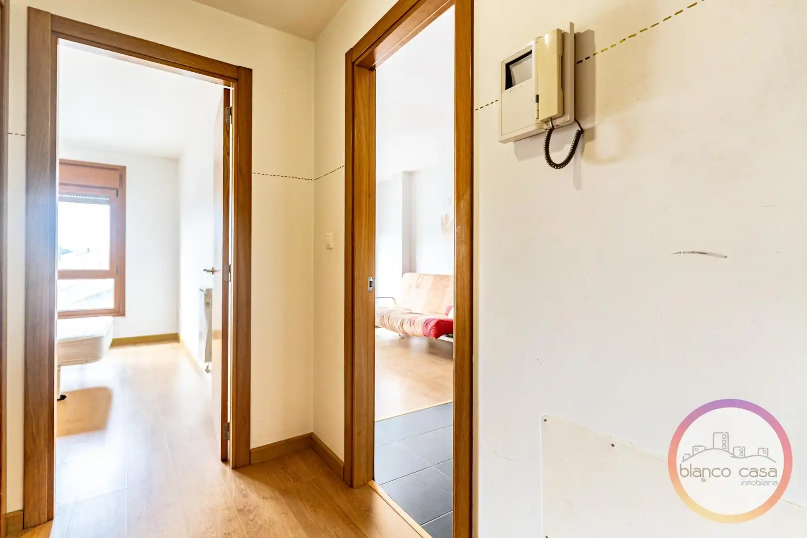Piso en venta en Carballo con Calefacción, Amueblado y Balcón