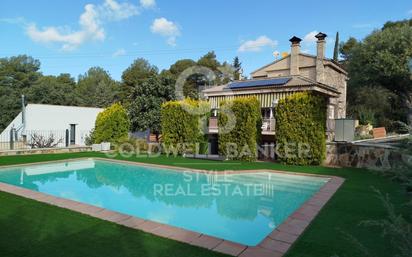 Piscina de Casa o xalet en venda en Matadepera