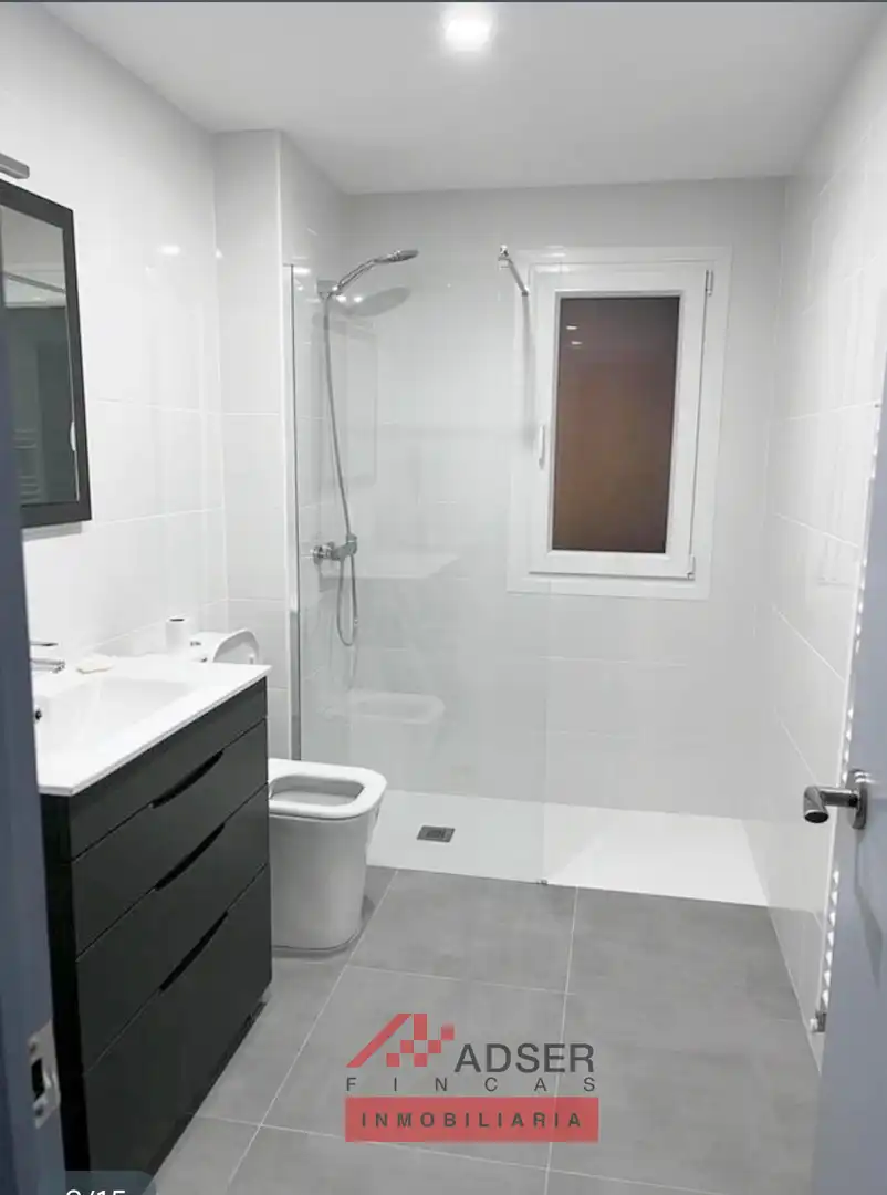Badezimmer von Wohnung zum Verkauf in  Logroño mit Heizung, Parkett und Terrasse