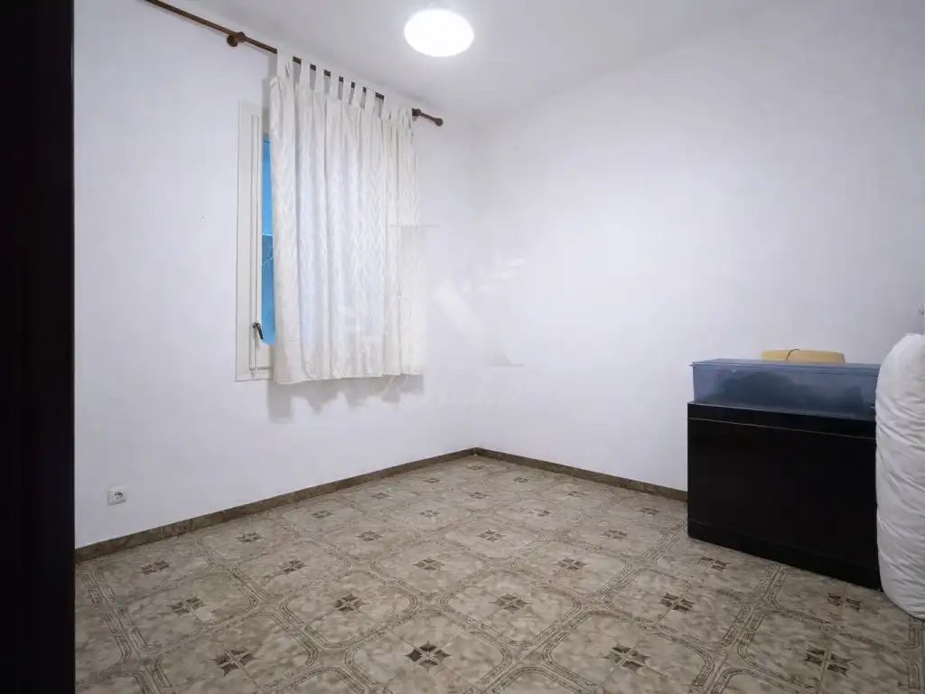 Habitación de Piso en venta en Barcelona con Balcón