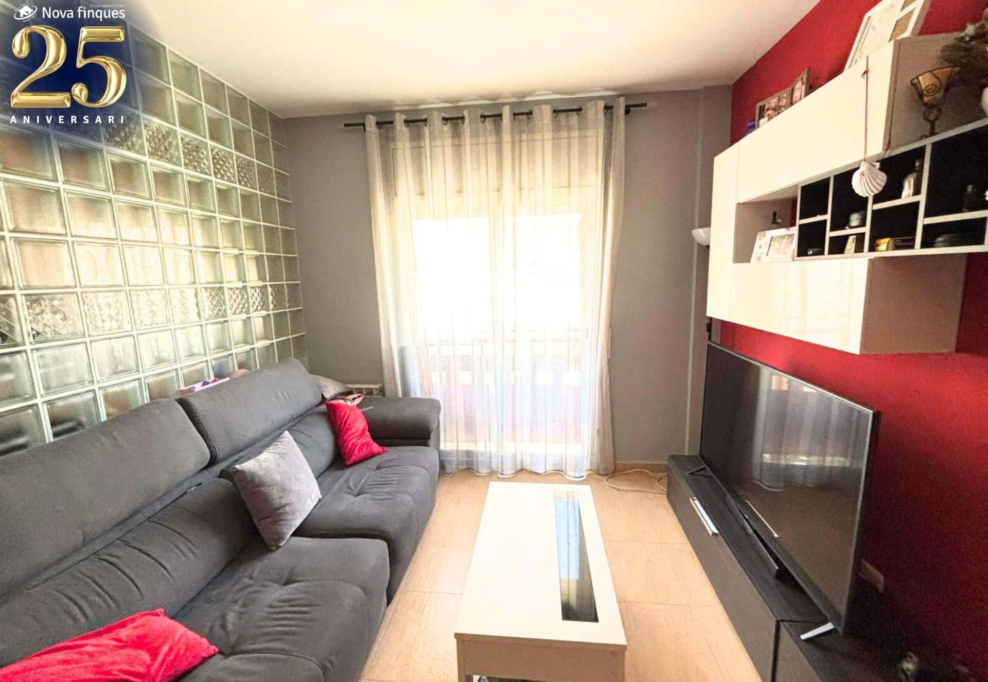 Living room of Flat for sale in Sabadell  with Air Conditioner, Heating and Storage room