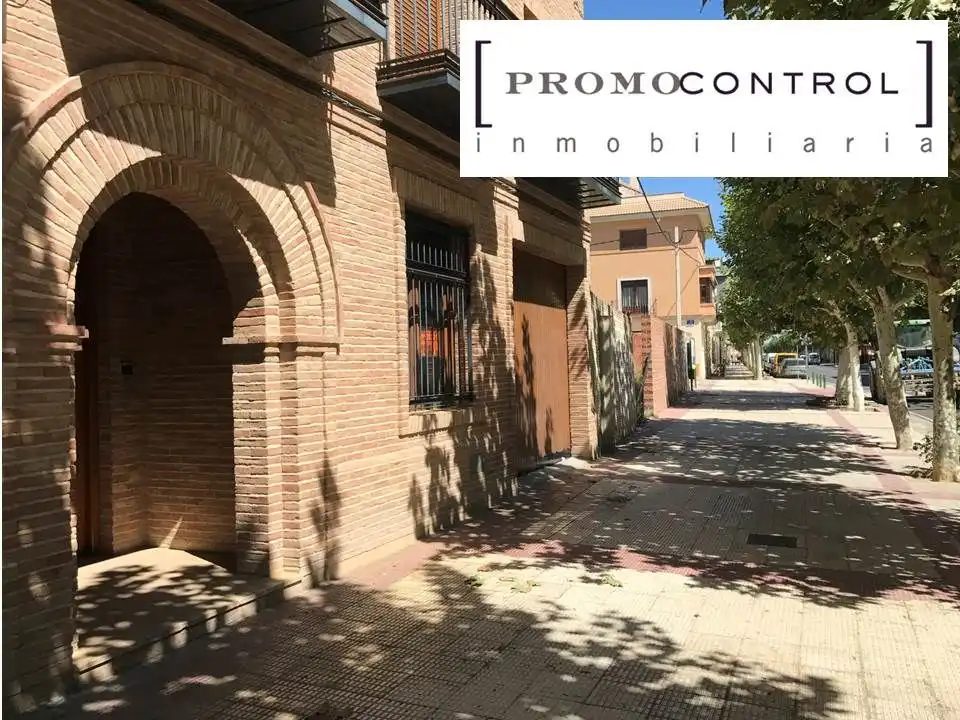 Local comercial de lloguer a Zuera, imagen 3