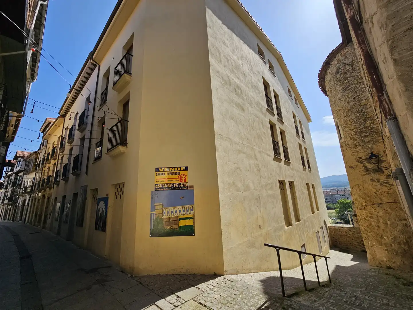 Vista exterior de Piso en venta en Medina de Pomar
