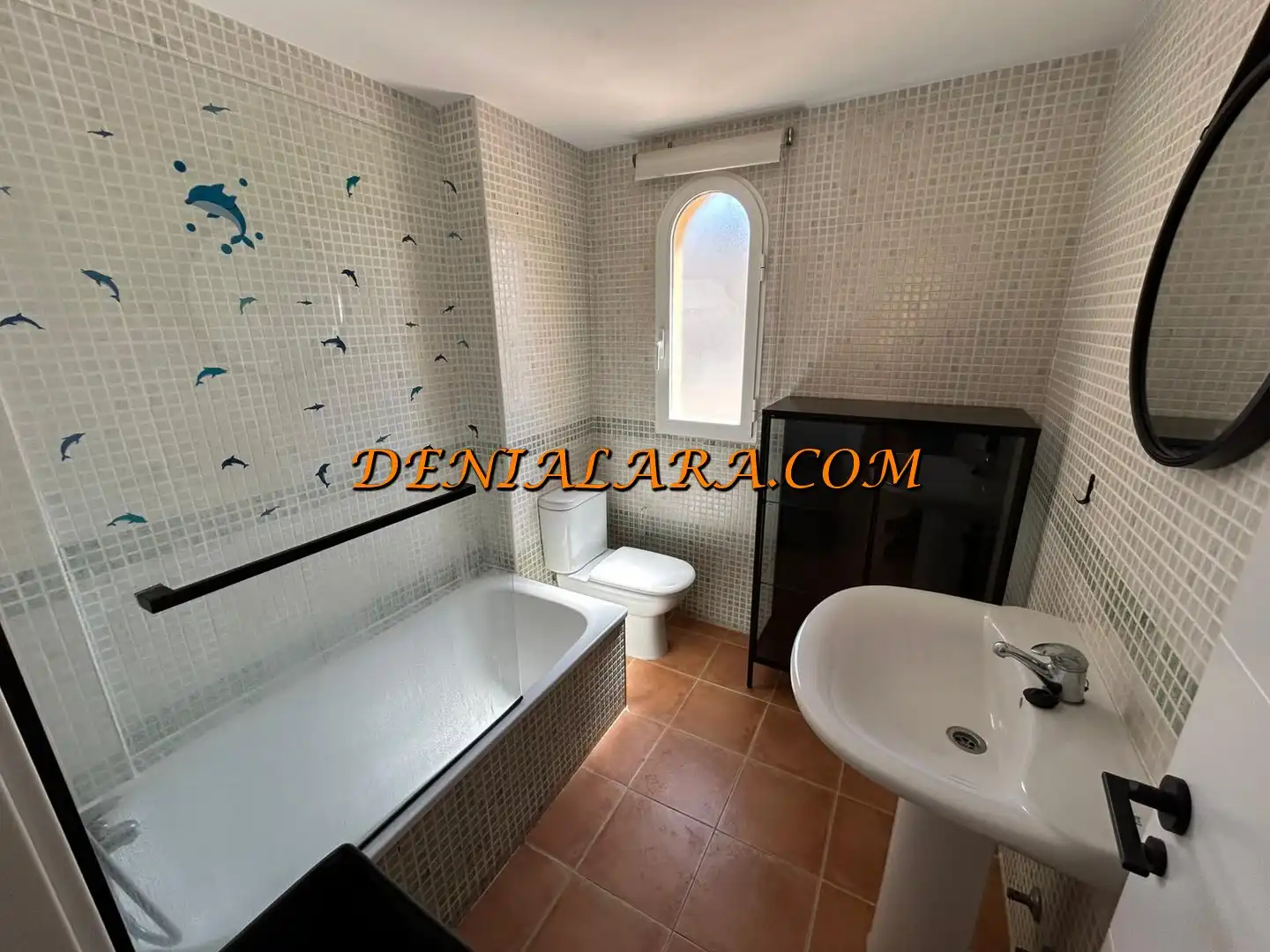 Badezimmer von Einfamilien-Reihenhaus zur Miete in Dénia mit Klimaanlage, Privatgarten und Terrasse