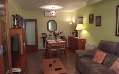 Sala d'estar de Casa adosada en venda en Alfara de Carles amb Aire condicionat i Terrassa