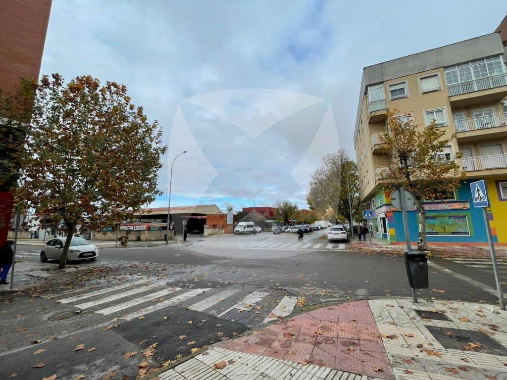 Vista exterior de Piso en venta en Badajoz Capital con Aire acondicionado, Terraza y Horno