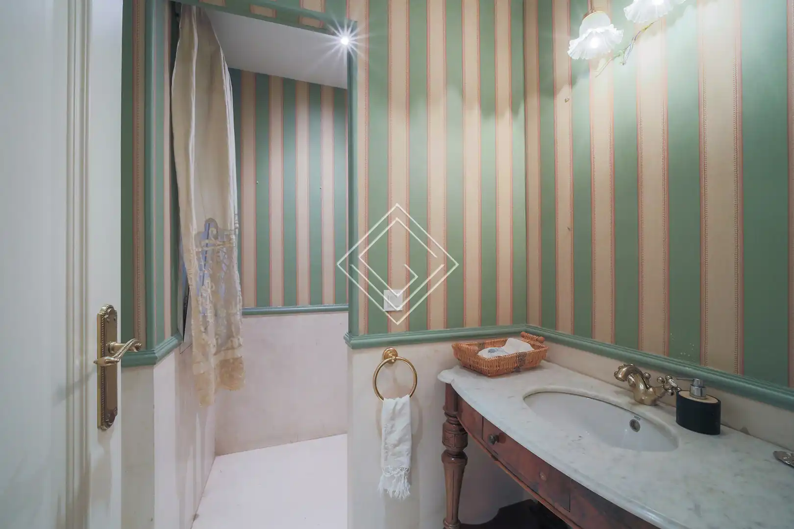 Baño de Casa o chalet en venta en Madrid con Aire acondicionado, Calefacción y Jardín privado
